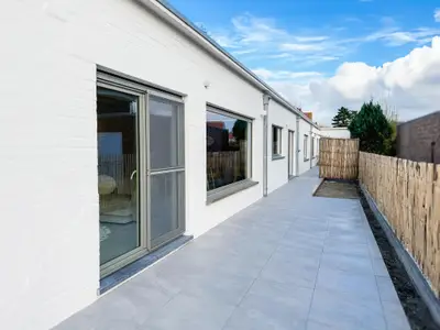 Außenseite Ferienhaus [Sommer]