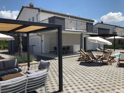Villa für 9 Personen (290 m²) in Debeljak 6/10