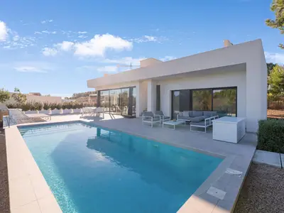 PoolOfHouse