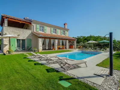 Villa für 8 Personen (234 m²) in Deklevi 5/10