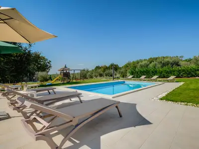 Villa für 8 Personen (234 m²) in Deklevi 4/10