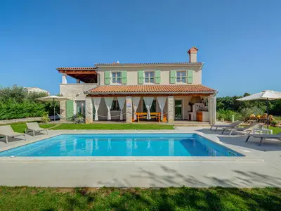 Villa für 8 Personen (234 m²) in Deklevi 1/10