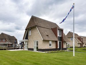 22064587-Villa-8-Delfstrahuizen-300x225-2