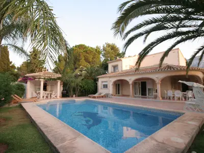 PoolOfHouse