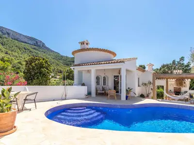 PoolOfHouse