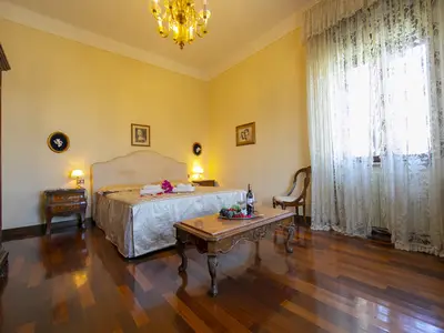 Doppelzimmer mit Kleiderschrank