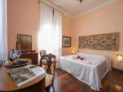 Doppelzimmer mit Kleiderschrank