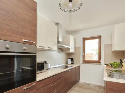 Villa für 8 Personen (170 m²) in Diminići 4/10