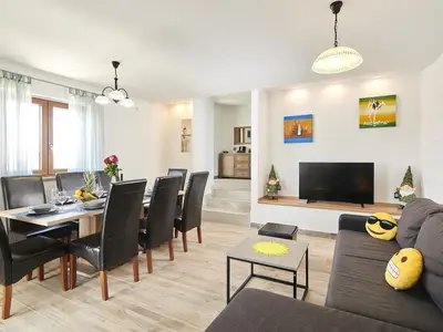 Villa für 8 Personen (170 m²) in Diminići 6/10