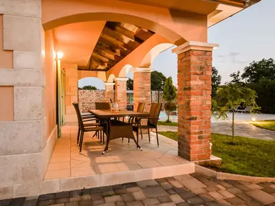 Villa für 10 Personen (180 m²) in Dobrinj 6/10