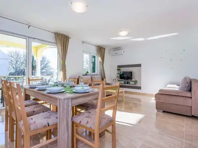 Villa für 6 Personen (120 m²) in Dramalj 10/10