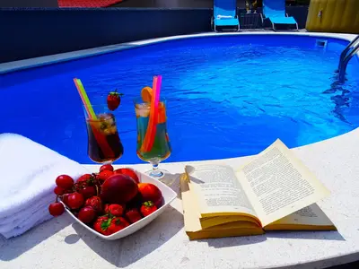 PoolOfHouse