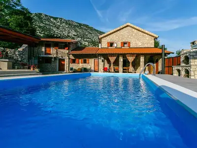 Villa für 8 Personen (140 m²) in Drivenik 1/10