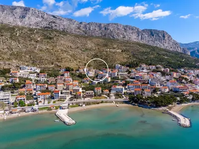 Die berühmte Stadt Split ist nur eine halbe Autostunde (25 km) entfernt.