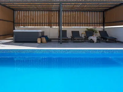 Villa Hill mit eigenem 32 m2 großen beheizten Pool und Hydromassage, Whirpool, 200 m vom Sandstrand entfernt