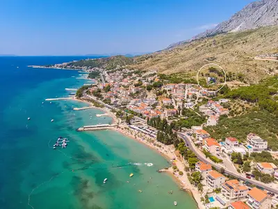 Markierte Lage der Villa Nitia im kleinen Ort Duće, neben der Stadt Omiš.