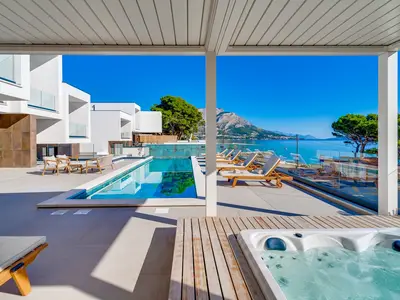 Die Villa liegt nur 10 Meter vom wunderschönen Sandstrand von Duce entfernt