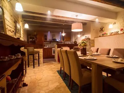 DiningRoom