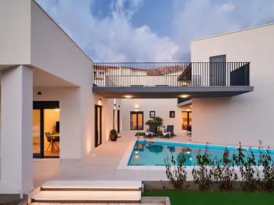 Villa für 12 Personen (160 m²) in Dugi Rat 1/10