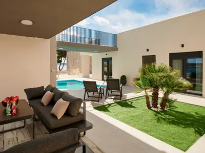 Villa für 12 Personen (160 m²) in Dugi Rat 5/10