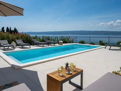 Villa mit 5 Schlafzimmern, nur 300m vom Strand entfernt