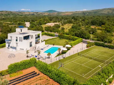 Exclusive 5- star villa Marijeta with Tennis court