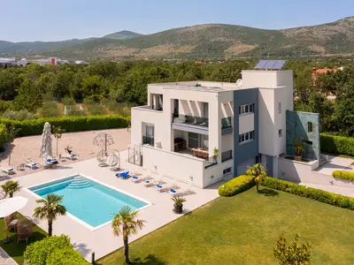 The very modern Villa Marijeta is a luxurious accommodation offering a private pool, a private tennis court and much more.
