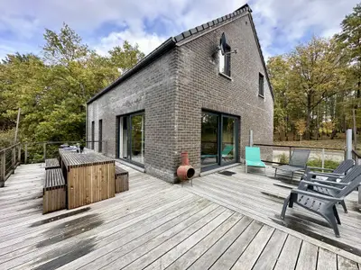 Außenseite Ferienhaus [Sommer]