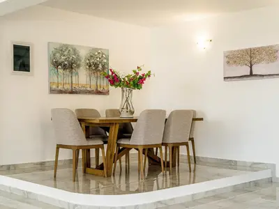 DiningRoom