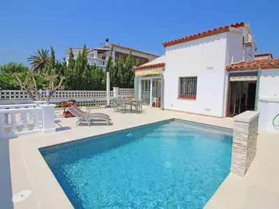 PoolOfHouse