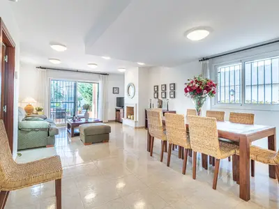 DiningRoom
