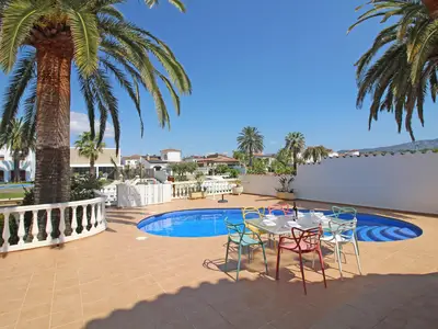 PoolOfHouse
