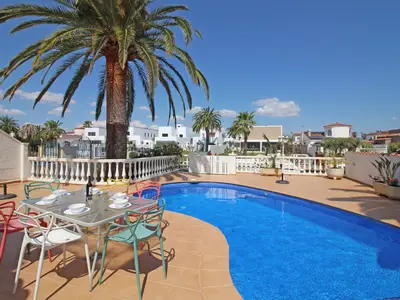 PoolOfHouse