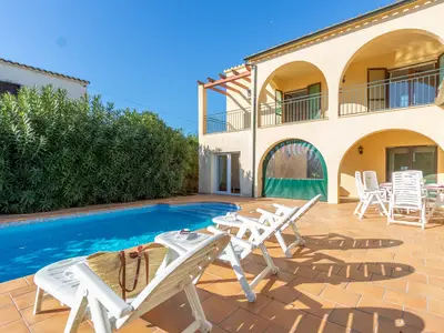 PoolOfHouse
