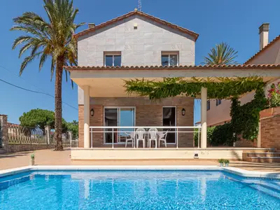 PoolOfHouse