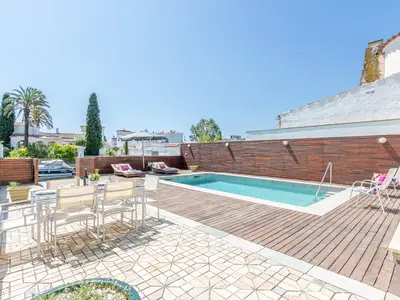 PoolOfHouse