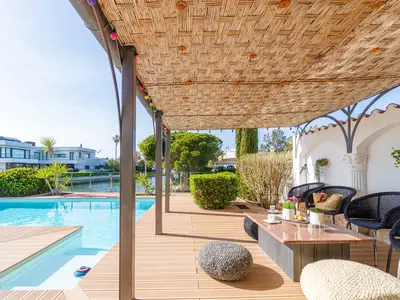 PoolOfHouse