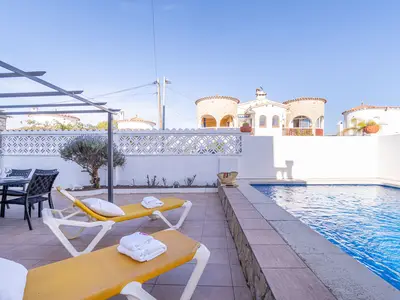 PoolOfHouse