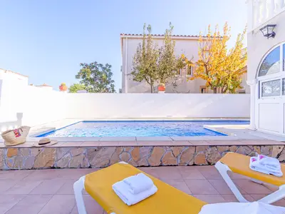 PoolOfHouse