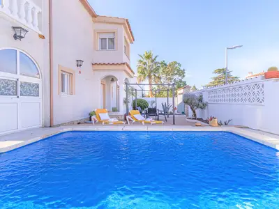 PoolOfHouse