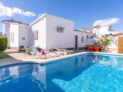 PoolOfHouse