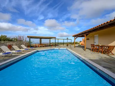PoolOfHouse