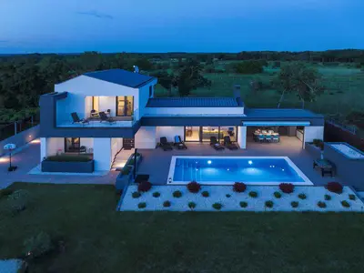 Villa für 8 Personen (190 m²) in Valbandon 1/10