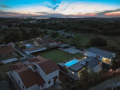 Villa für 8 Personen (190 m²) in Valbandon 8/10