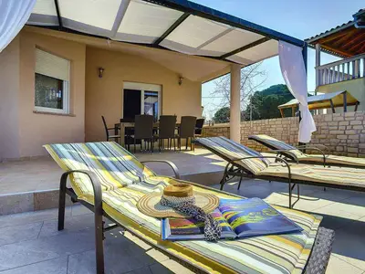 Villa für 8 Personen (180 m²) in Valbandon 10/10