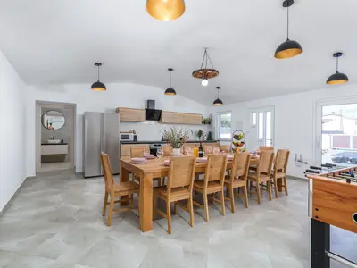 DiningRoom