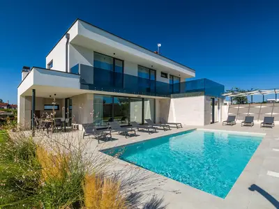 Villa für 8 Personen (240 m²) in Valbandon 1/10