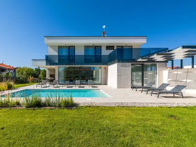 Villa für 8 Personen (240 m²) in Valbandon 7/10