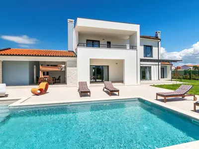 Villa für 8 Personen (160 m²) in Valbandon 1/10