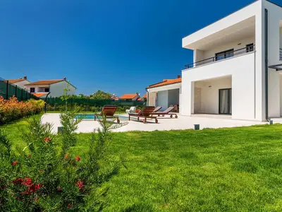 Villa für 8 Personen (160 m²) in Valbandon 2/10